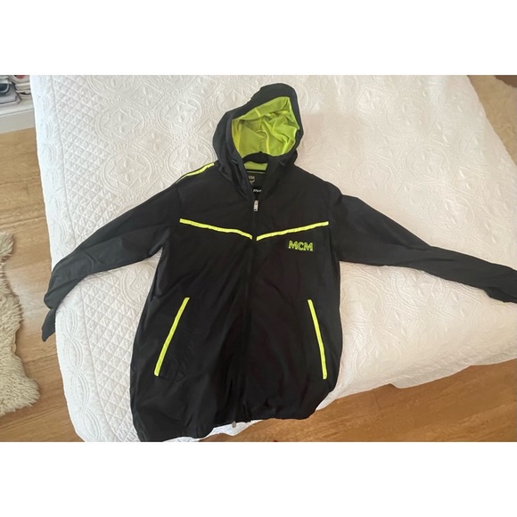 New Never Worn MCM Worldwide Unisex XS Black Nylon Windbreaker Jacket - Picture 2 of 4